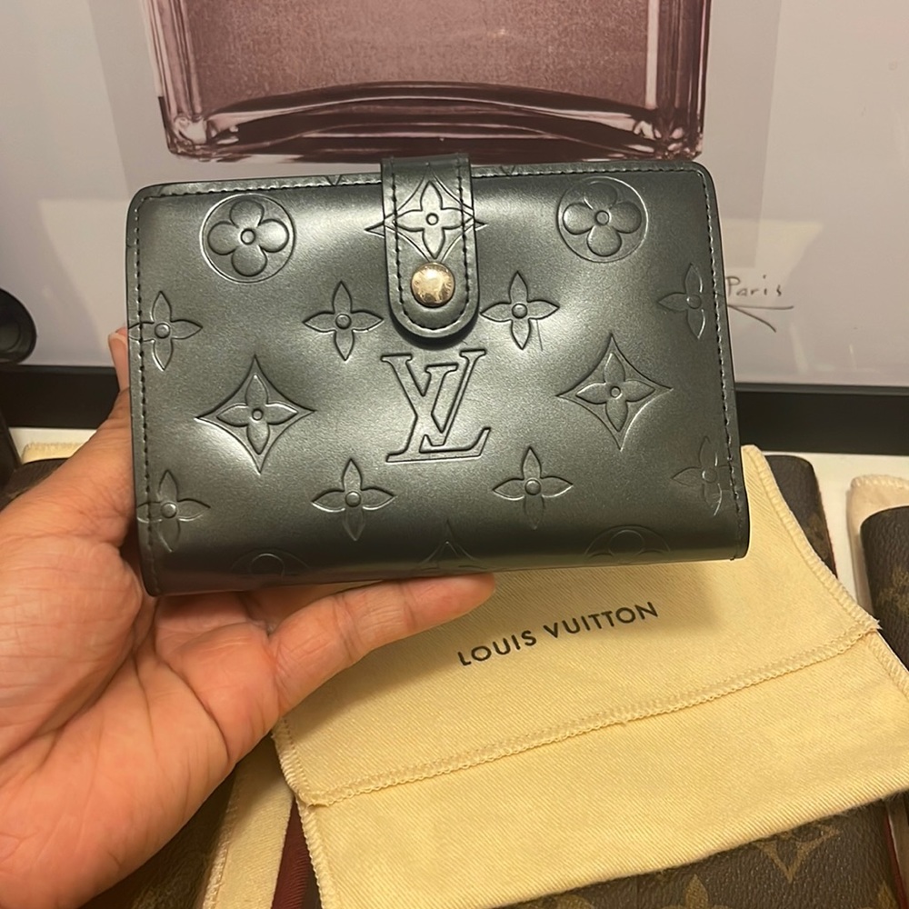 Louis Vuitton Vernis compact wallet